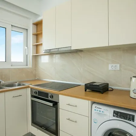 Voula Apartament *